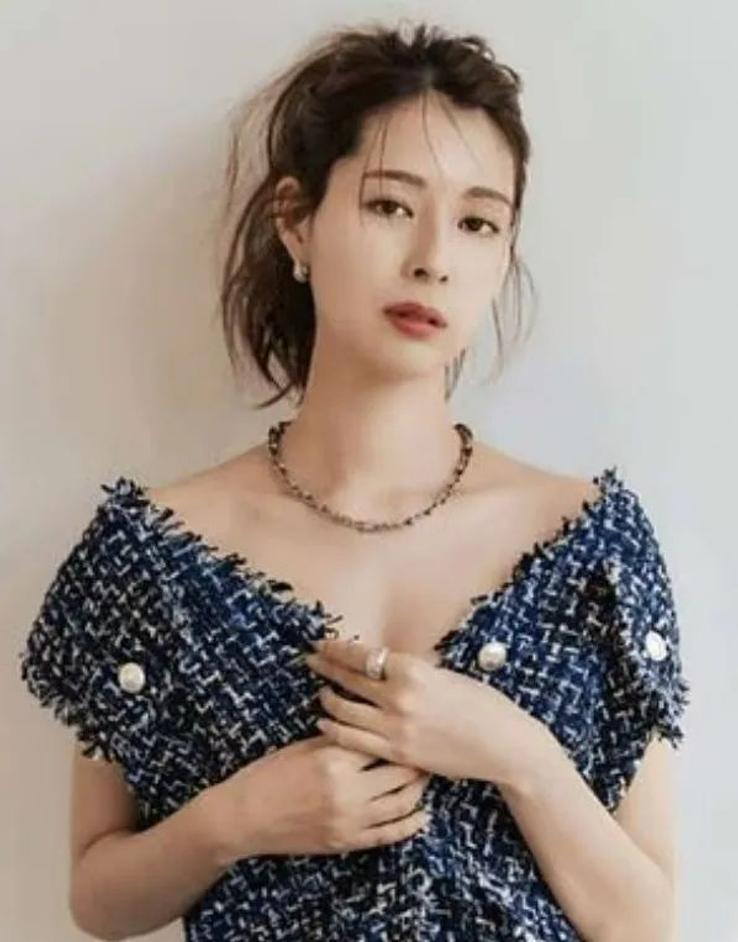 Azuki Oguchi, modelul cu care Nishikori și-a înșelat soția / foto: The Sun