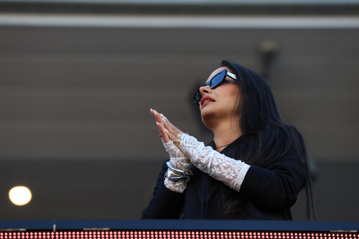 Reporterii Gazetei au dat nas în nas cu celebra Larissa Riquelme la San Francisco » Mai numeroși, turcii au fost dominați de suporterii din Paraguay