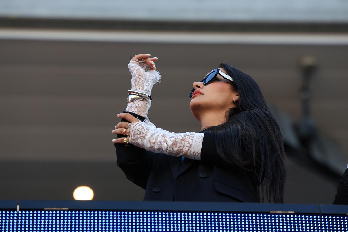 Reporterii Gazetei au dat nas în nas cu celebra Larissa Riquelme la San Francisco » Mai numeroși, turcii au fost dominați de suporterii din Paraguay