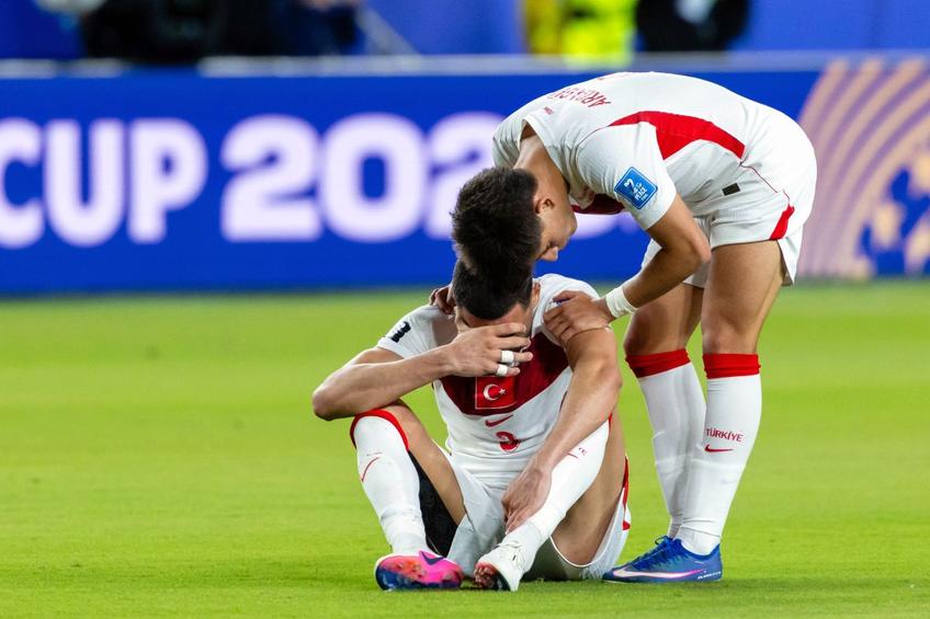 Turcii, dezamăgiți după eliminarea prematură de la Mondial // foto: Imago