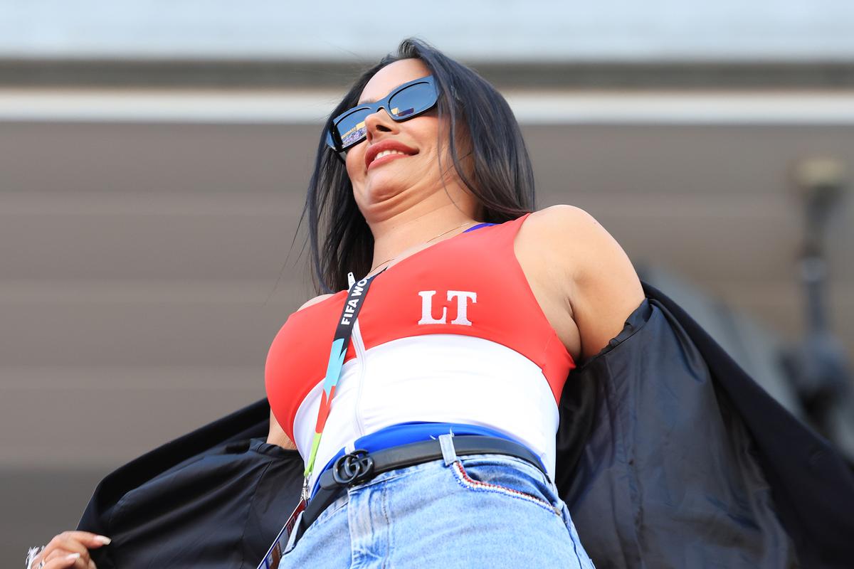 Reporterii Gazetei au dat nas în nas cu celebra Larissa Riquelme la San Francisco » Mai numeroși, turcii au fost dominați de suporterii din Paraguay