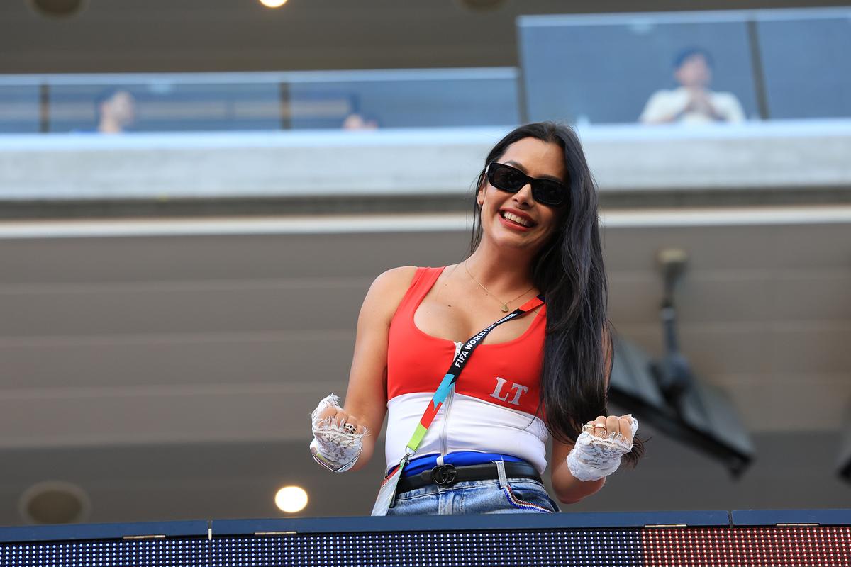 Reporterii Gazetei au dat nas în nas cu celebra Larissa Riquelme la San Francisco » Mai numeroși, turcii au fost dominați de suporterii din Paraguay