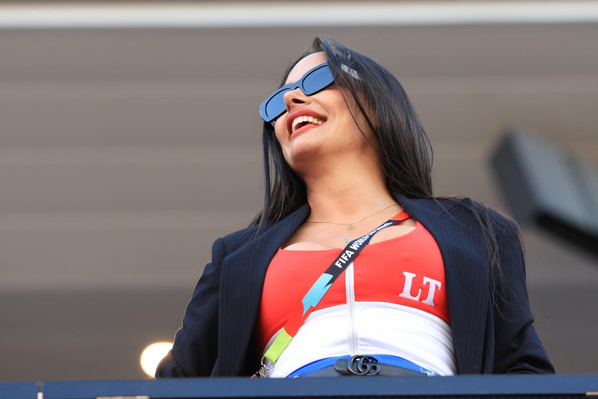 Reporterii Gazetei au dat nas în nas cu celebra Larissa Riquelme la San Francisco » Mai numeroși, turcii au fost dominați de suporterii din Paraguay