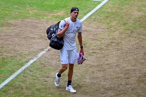 Alexander Zverev părăsind terenul FOTO Imago Images