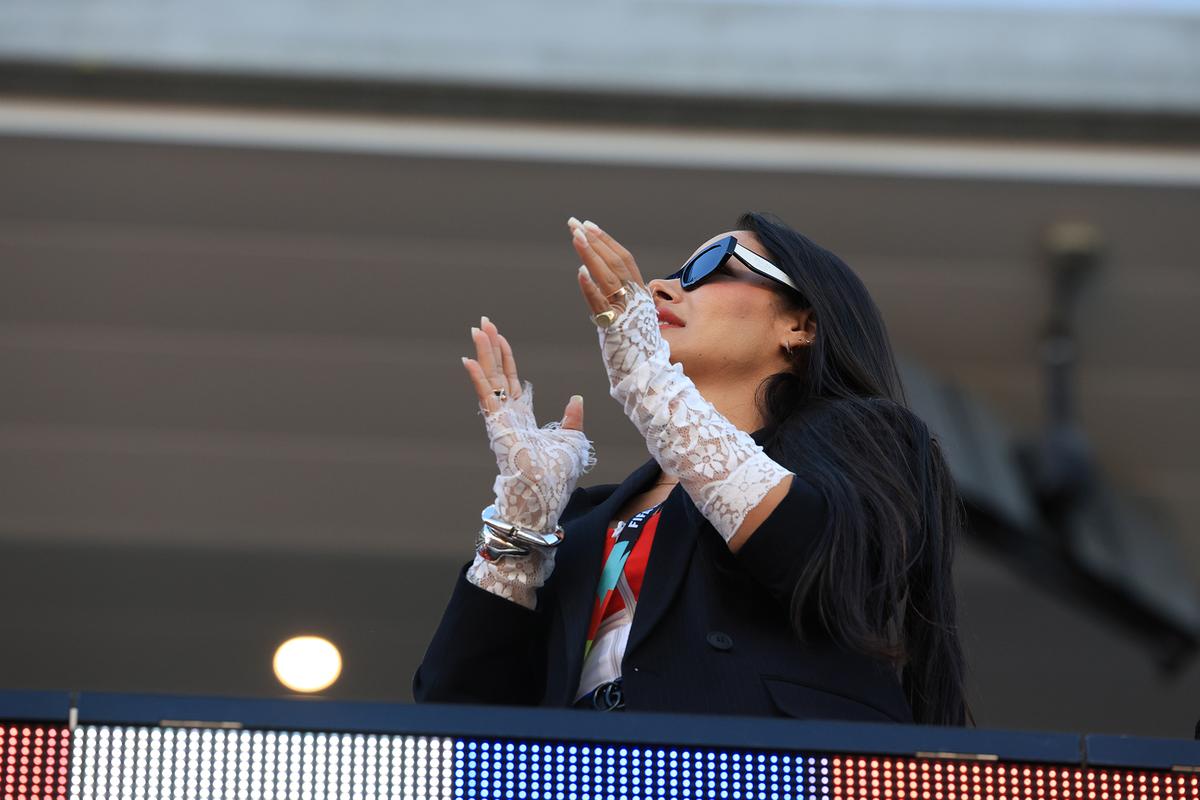 Reporterii Gazetei au dat nas în nas cu celebra Larissa Riquelme la San Francisco » Mai numeroși, turcii au fost dominați de suporterii din Paraguay