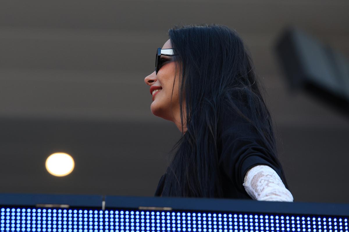 Reporterii Gazetei au dat nas în nas cu celebra Larissa Riquelme la San Francisco » Mai numeroși, turcii au fost dominați de suporterii din Paraguay