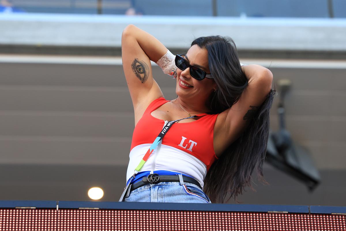 Reporterii Gazetei au dat nas în nas cu celebra Larissa Riquelme la San Francisco » Mai numeroși, turcii au fost dominați de suporterii din Paraguay