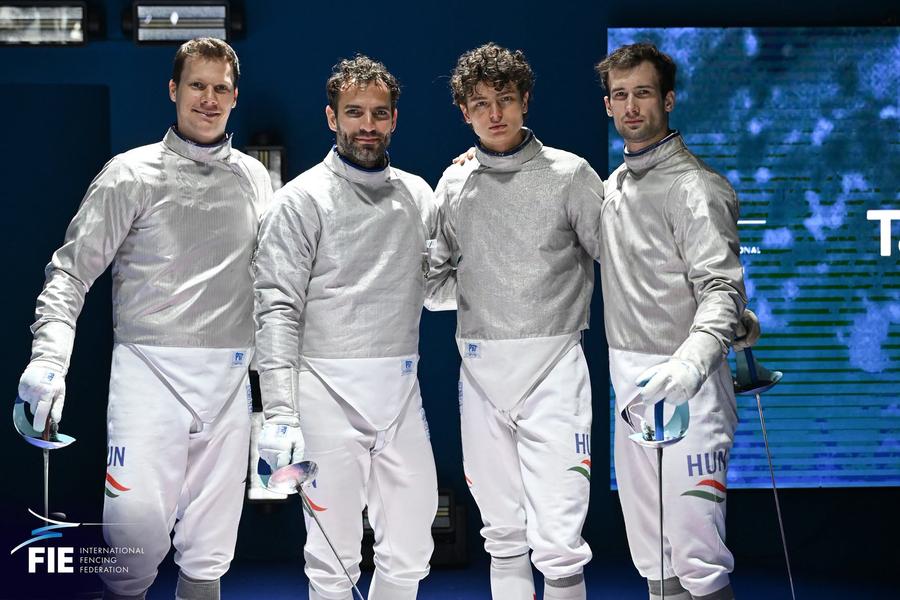 Echipa Ungariei FOTO FIE Echipa masculină de sabie a României a fost învinsă de Ungaria cu două tușe în finala Campionatelor Europene