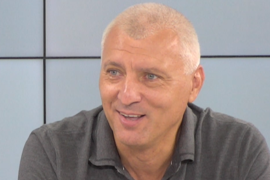 EXCLUSIV // VIDEO Terorism fotbalistic, povestit în direct de un antrenor român: „La pauză, patronul a aruncat o grenadă în vestiar. De atunci cred că am albit așa”