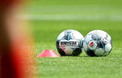 IREAL! A vrut să organizeze un meci de fotbal între persoanele sănătoase și cele infectate cu coronavirus, dar a fost prins de Poliție » Ce sancțiune a primit