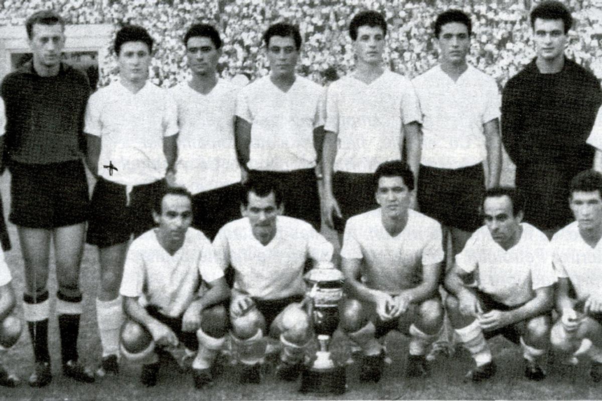 RETRO GSP. 57 de ani de la prima Cupă cucerită de Petrolul. Și de la gestul unicat făcut de ploieșteni