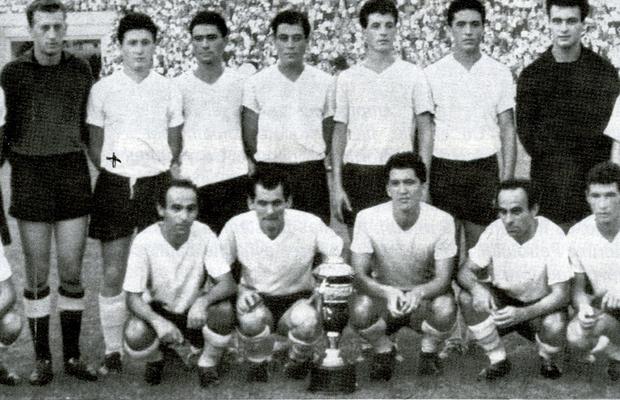 RETRO GSP. 57 de ani de la prima Cupă cucerită de Petrolul. Și de la gestul unicat făcut de ploieșteni