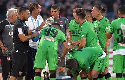 3 lucruri care nu s-au văzut la TV la debutul lui Dinamo în noul sezon: condițiile horror din stadion + cine a fost celălalt dinamovist înjurat de fani