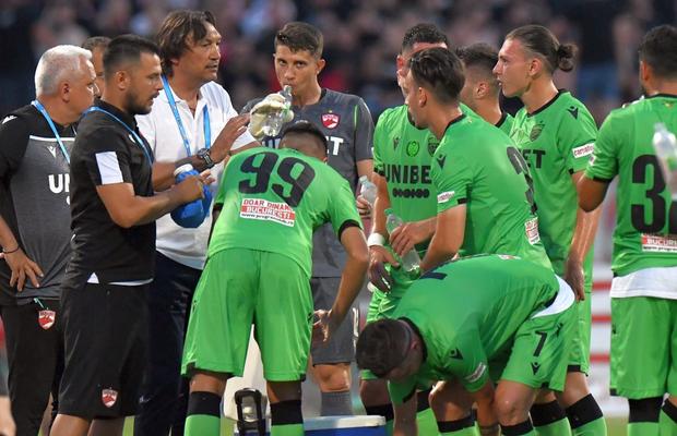 3 lucruri care nu s-au văzut la TV la debutul lui Dinamo în noul sezon: condițiile horror din stadion + cine a fost celălalt dinamovist înjurat de fani