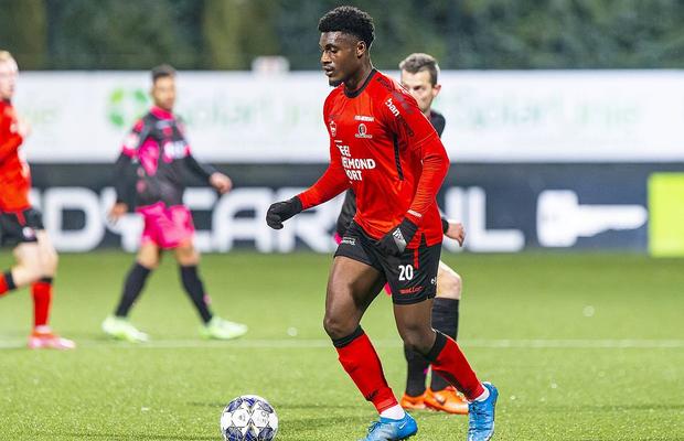 Format la Ajax, Fosu-Mensah este în curtea Politehnicii Iași!