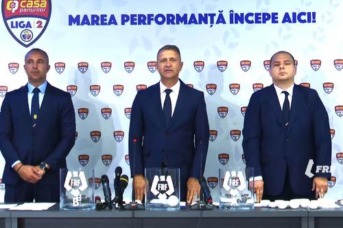 Tragerea la sorți pentru programul Ligii 2 // foto: captură YouTube @ FRF TV