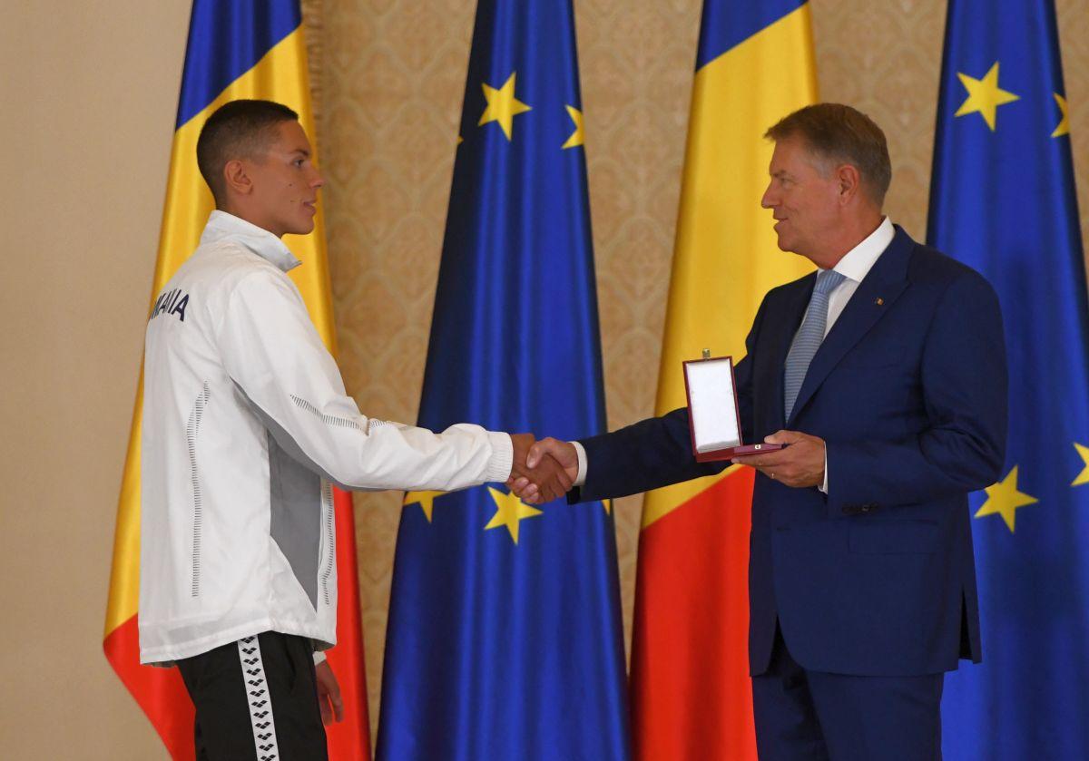 FOTO Ceremonie de decorare: David Popovici și antrenorul Adrian Rădulescu 20.07.2022