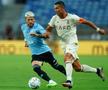 Cristiano Ronaldo (38 de ani) a purtat apărători Adidas în meciul amical pierdut de Al Nassr în fața celor de la Celta Vigo, scor 0-5. Portughezul are contract cu Nike de peste 20 de ani.