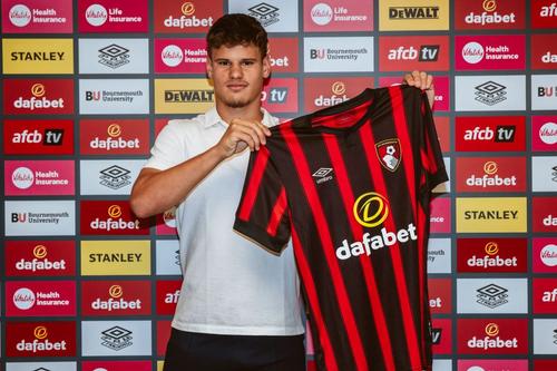 Milos Kerkez, prezentat de Bournemouth/ foto: Bournemouth.com