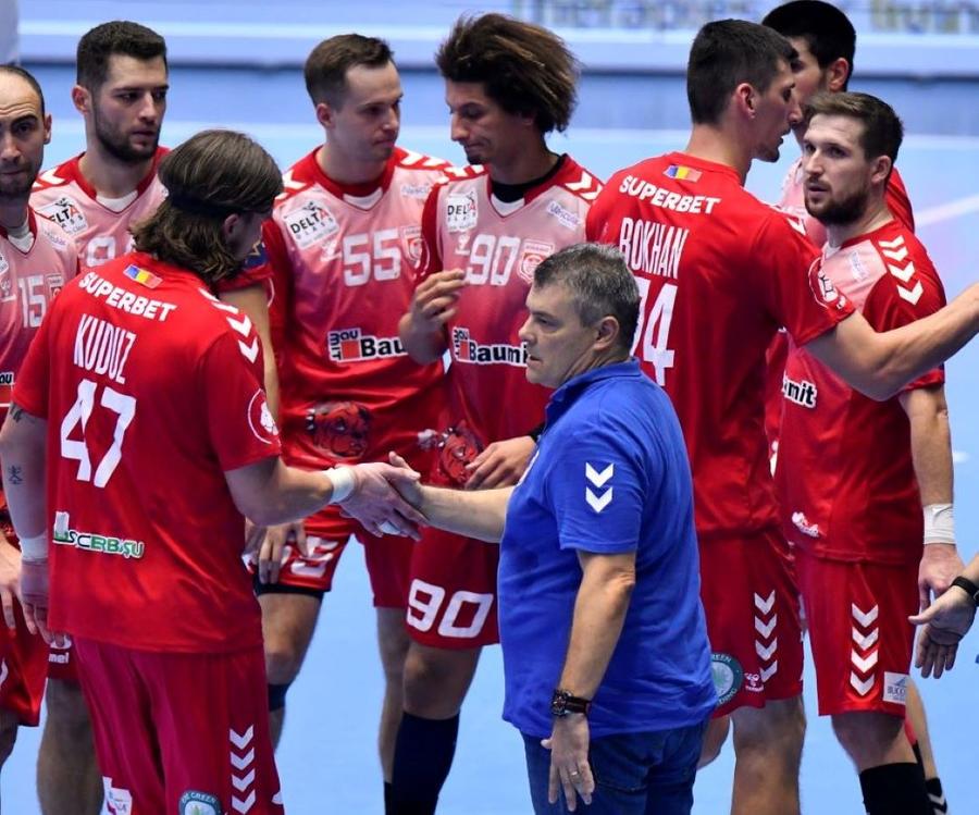 Handbaliștii dinamoviști la un timeout în sezonul trecut Foto Cristi Preda Emoții europene pentru Dinamo » Mâine își află adversarele din grupele EHF European League