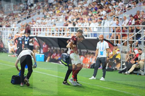 Albion Rrahmani a ieșit accidentat în Rapid - CFR Cluj 2-2. Foto: Ionuț Iordache (GSP)
