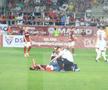 Albion Rrahmani a ieșit accidentat în Rapid - CFR Cluj 2-2. Foto: Ionuț Iordache (GSP)