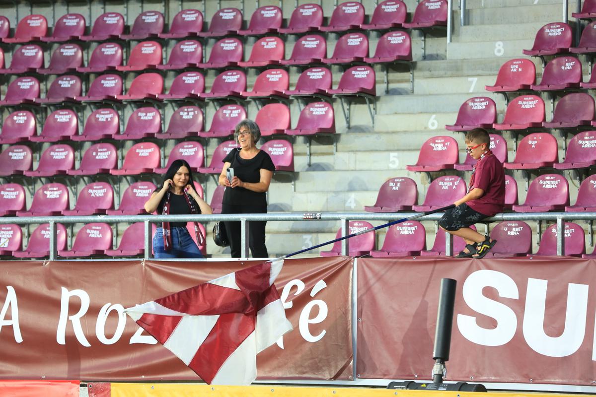 Revoluția lui Neil Lennon la Rapid! Mutare total neașteptată cu favoritul lui Șucu