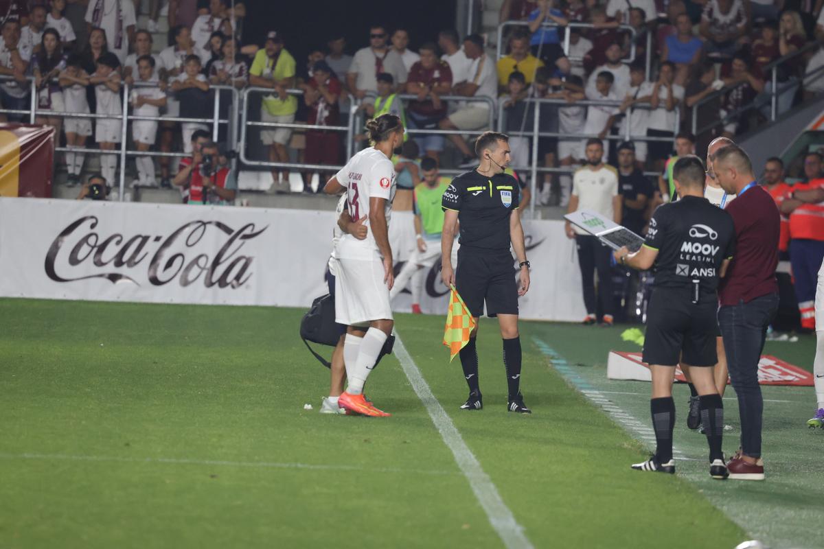 Imagini de meci de la Rapid - CFR Cluj