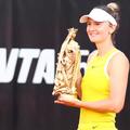 Irina Begu cu trofeul de la UniCredit Iași Open FOTO Roxana Fleșeru