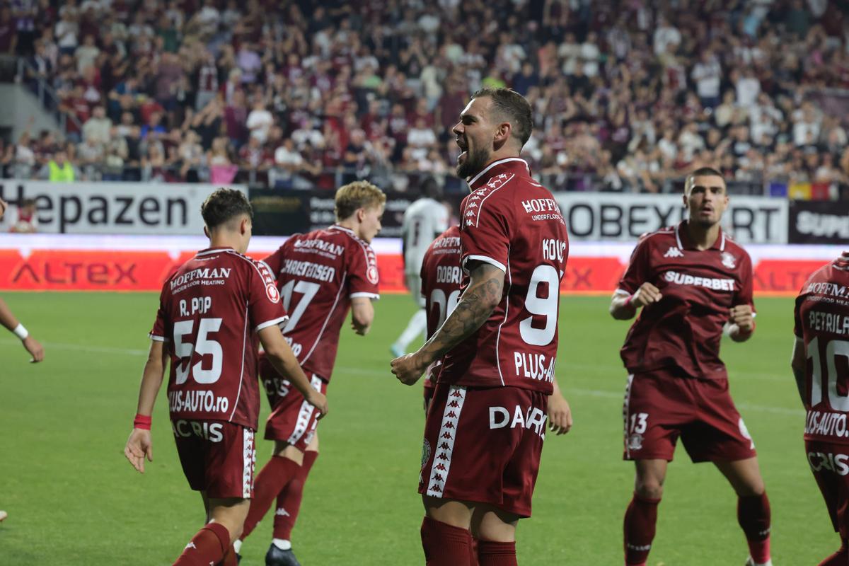 Imagini de meci de la Rapid - CFR Cluj