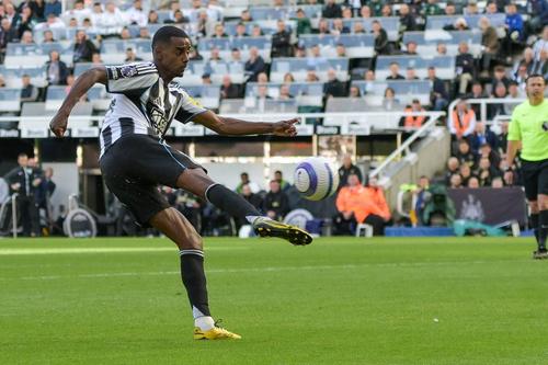 Eddie Howe pune capăt tuturor speculațiilor: „Isak rămâne la Newcastle”. Foto: Imago Images