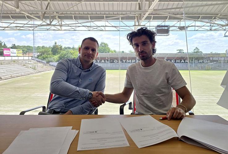 Robert Ion, prezentat la Olympic Charleroi // foto: Facebook @ Royal Olympic Club Charleroi