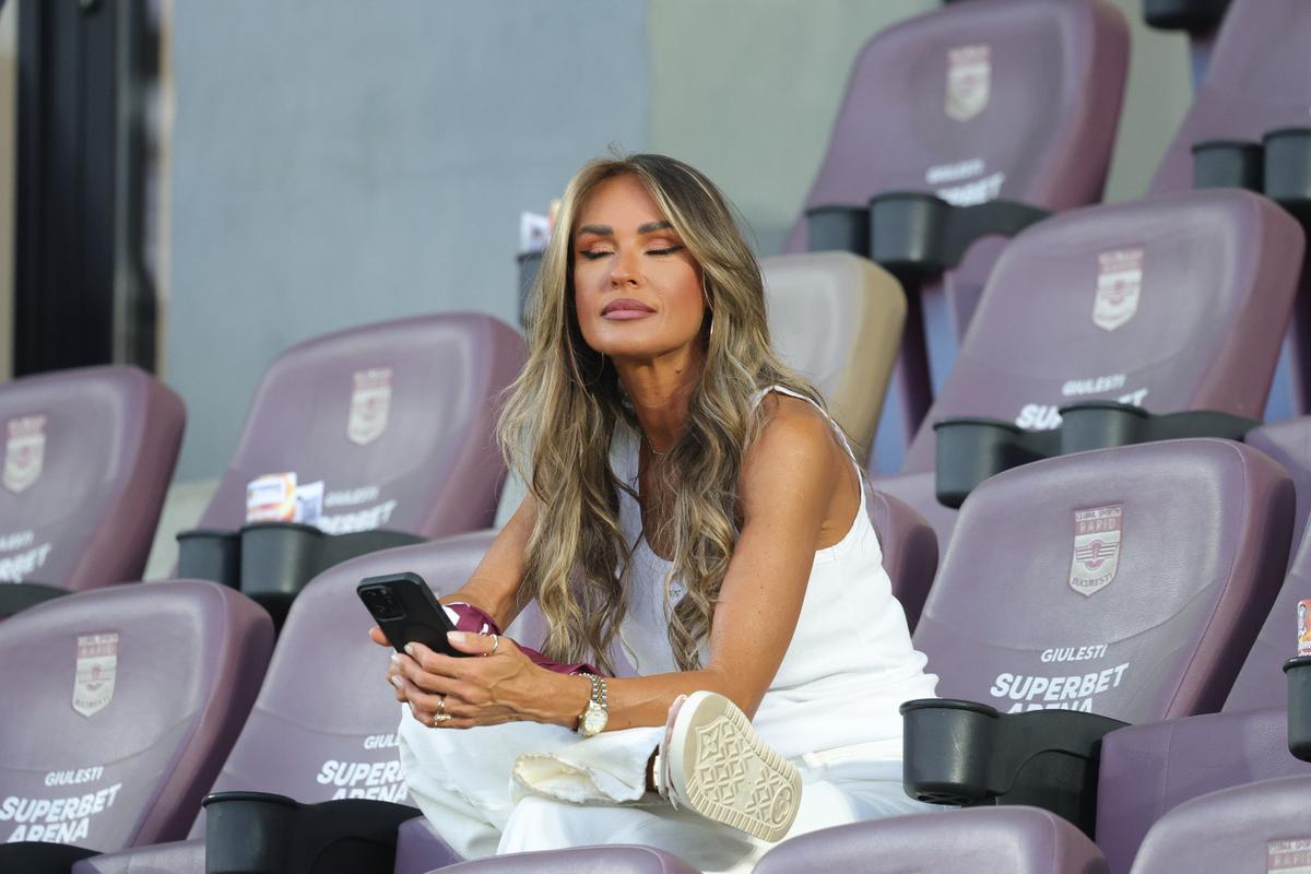 „Singură împotriva tuturor” în tribune la Rapid - CFR Cluj