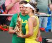 Irina Begu și antrenorul Victor Crivoi cu trofeul de la UniCredit Iași Open FOTO Roxana Fleșeru