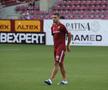Denis Ciobotariu. Imagini de pe gazon înainte de Rapid - CFR Cluj/ foto: Ionuț Iordache (GSP)