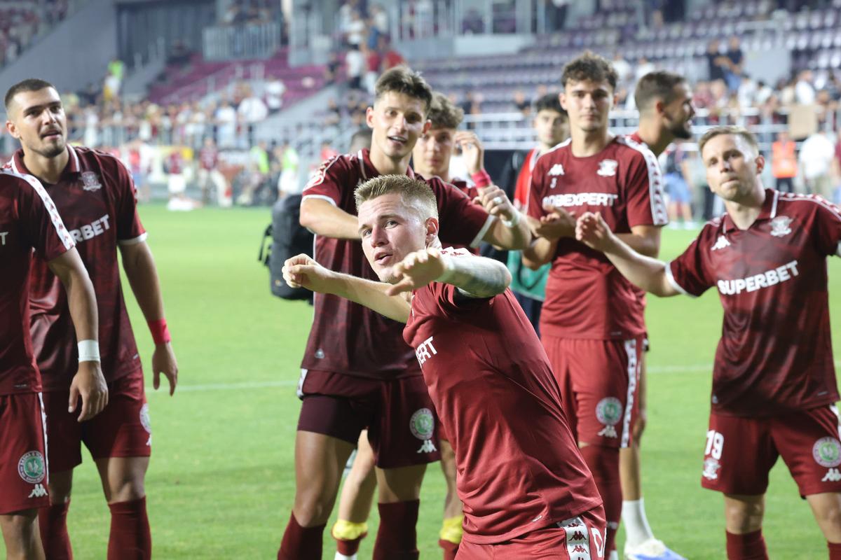Imagini de meci de la Rapid - CFR Cluj