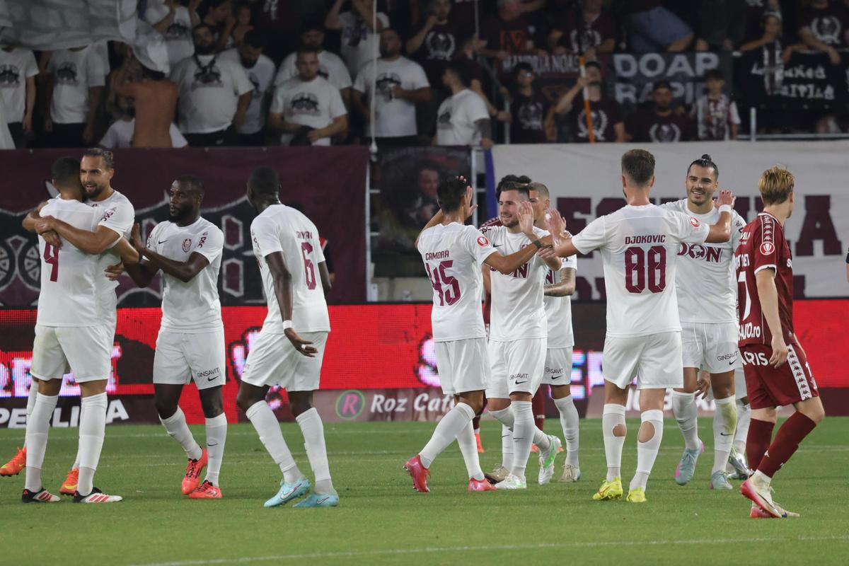 Imagini de meci de la Rapid - CFR Cluj
