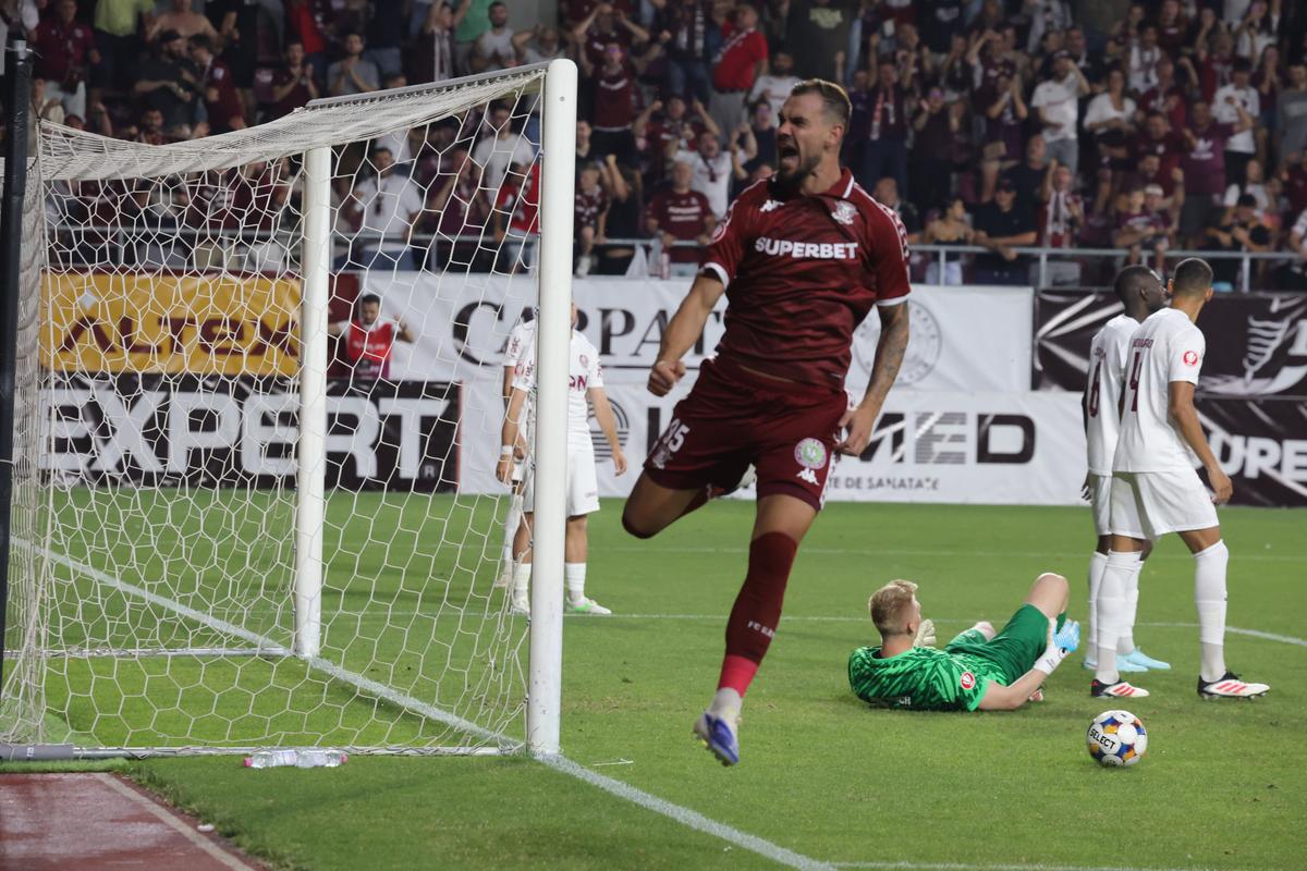 Imagini de meci de la Rapid - CFR Cluj