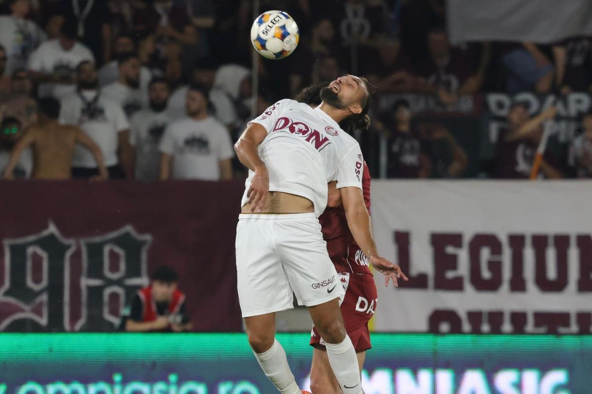 Imagini de meci de la Rapid - CFR Cluj