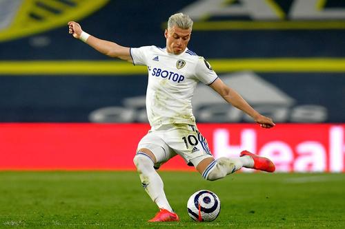 Ezgjan Alioski, jucând pentru Leeds // foto: Imago Images