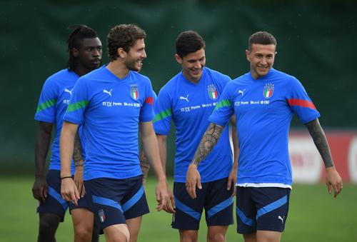 Federico Bernardeschi, primul din dreapta, a semnat cu Bologna // FOTO: Getty Images