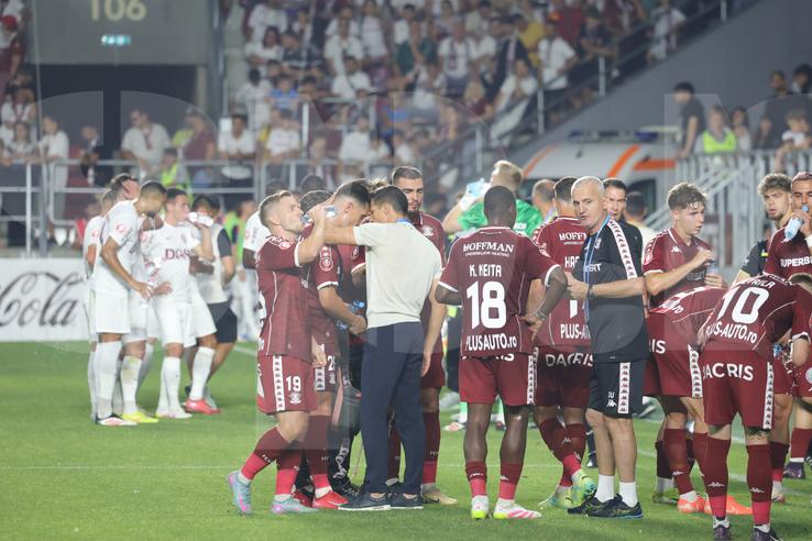 Tobias Christensen și Alex Dobre au intrat în conflict în meciul dintre Rapid și CFR Cluj. Foto: Ionuț Iordache GSP