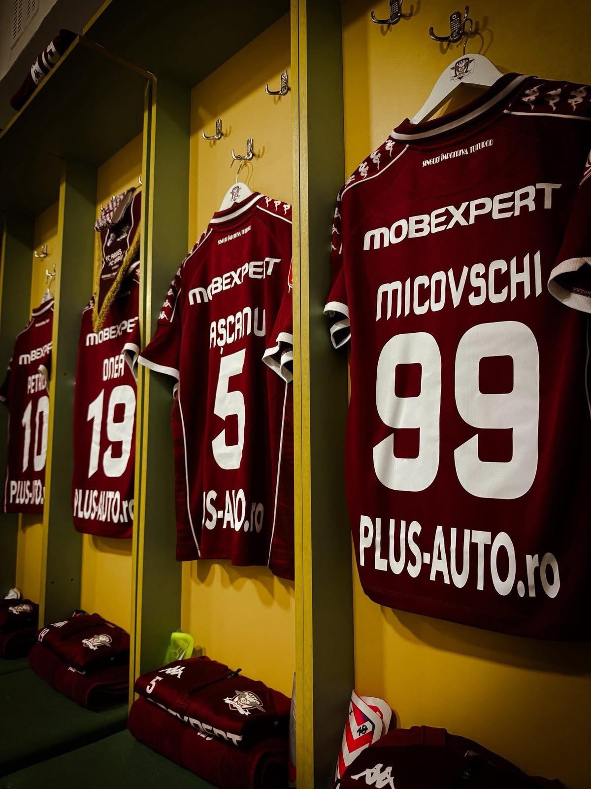 Mobexpert a dispărut! Cine a scos firma lui Șucu de pe tricourile Rapidului