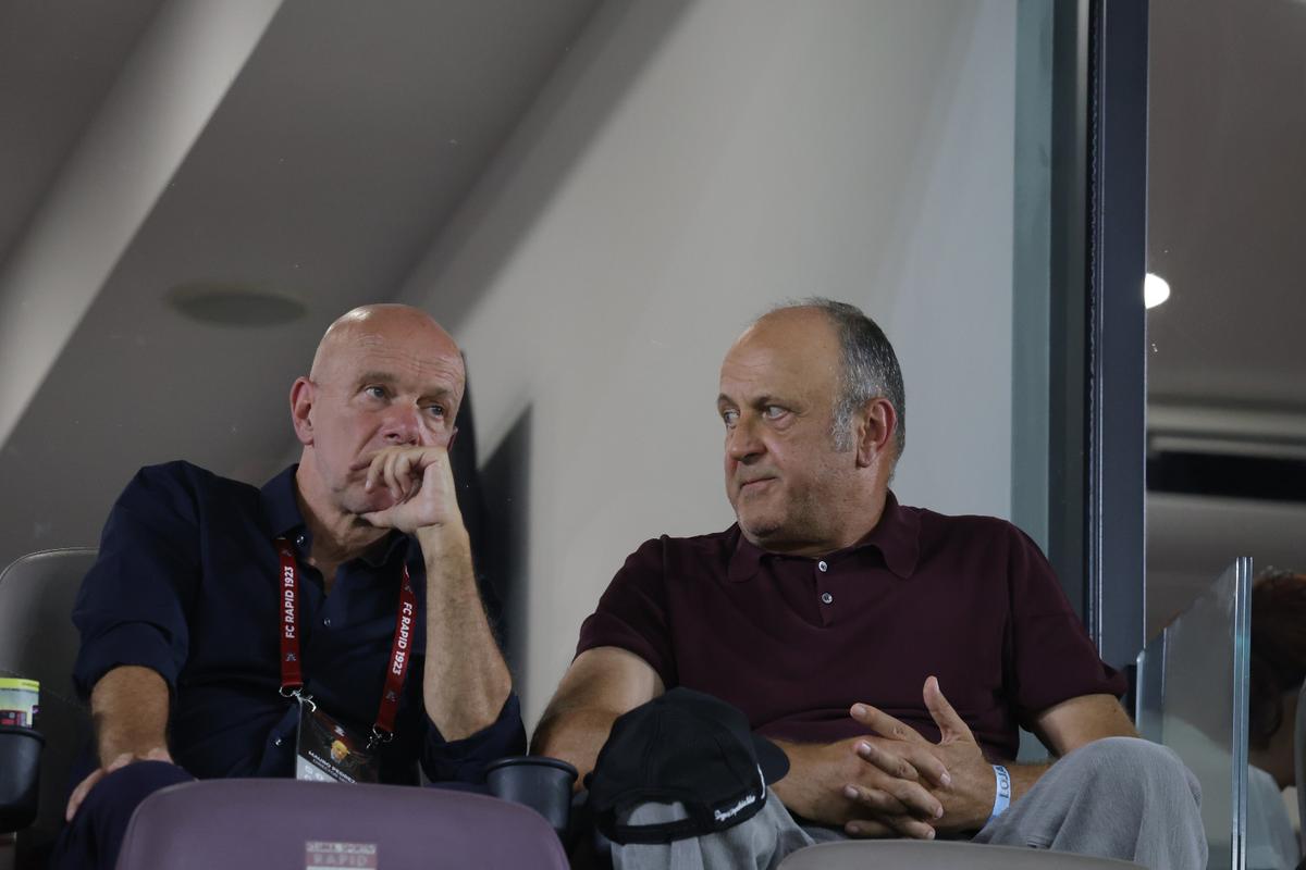 Mauro Pederzoli și Dan Șucu, în pauza meciului Rapid - CFR Cluj/ FOTO: Ionuț Iordache (GSP)