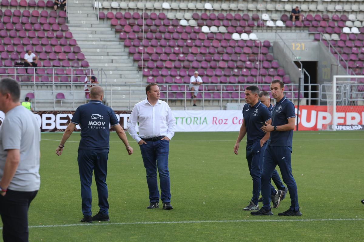 Imagini de pe gazon înainte de Rapid - CFR Cluj/ foto: Ionuț Iordache (GSP)