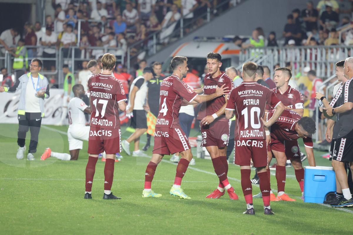Tobias Christensen și Alex Dobre au intrat în conflict în meciul dintre Rapid și CFR Cluj. Foto: Ionuț Iordache GSP