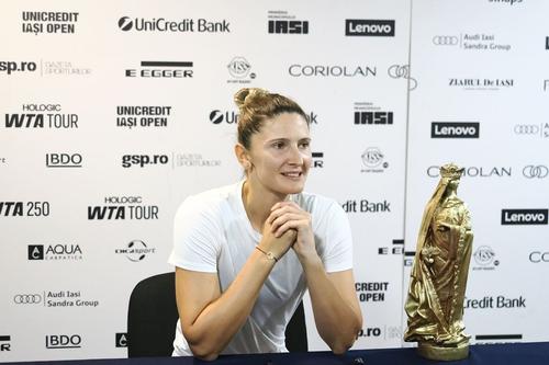 Irina Begu cu trofeul de la UniCredit Iași Open Foto: Roxana Fleșeru