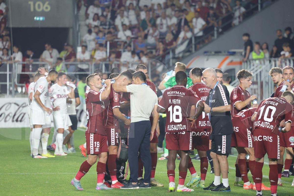Tobias Christensen și Alex Dobre au intrat în conflict în meciul dintre Rapid și CFR Cluj. Foto: Ionuț Iordache GSP
