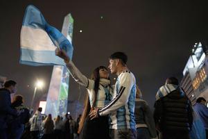 Imagini magice la Buenos Aires după finala Cupei Mondiale! Mii de argentinieni au ieșit în stradă după eșecul cu Spania