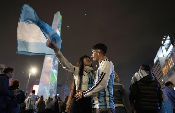 Imagini magice la Buenos Aires după finala Cupei Mondiale! Mii de argentinieni au ieșit în stradă după eșecul cu Spania